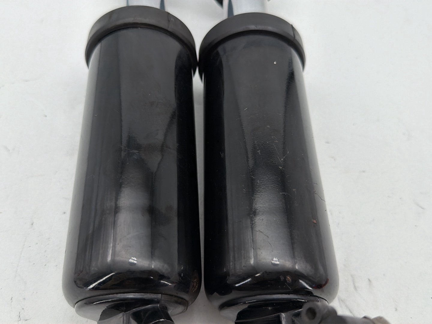 2003 Harley Road King Touring FLHRCI Classic OEM Rear Left Right Shock Absorbers