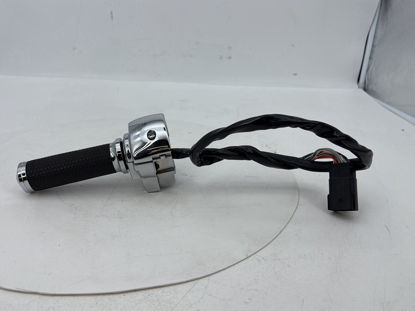 2007 - 2011 Harley-Davidson Touring Electra Glide Ultra Right Engine Start Kill Switches Controls 71684-06A