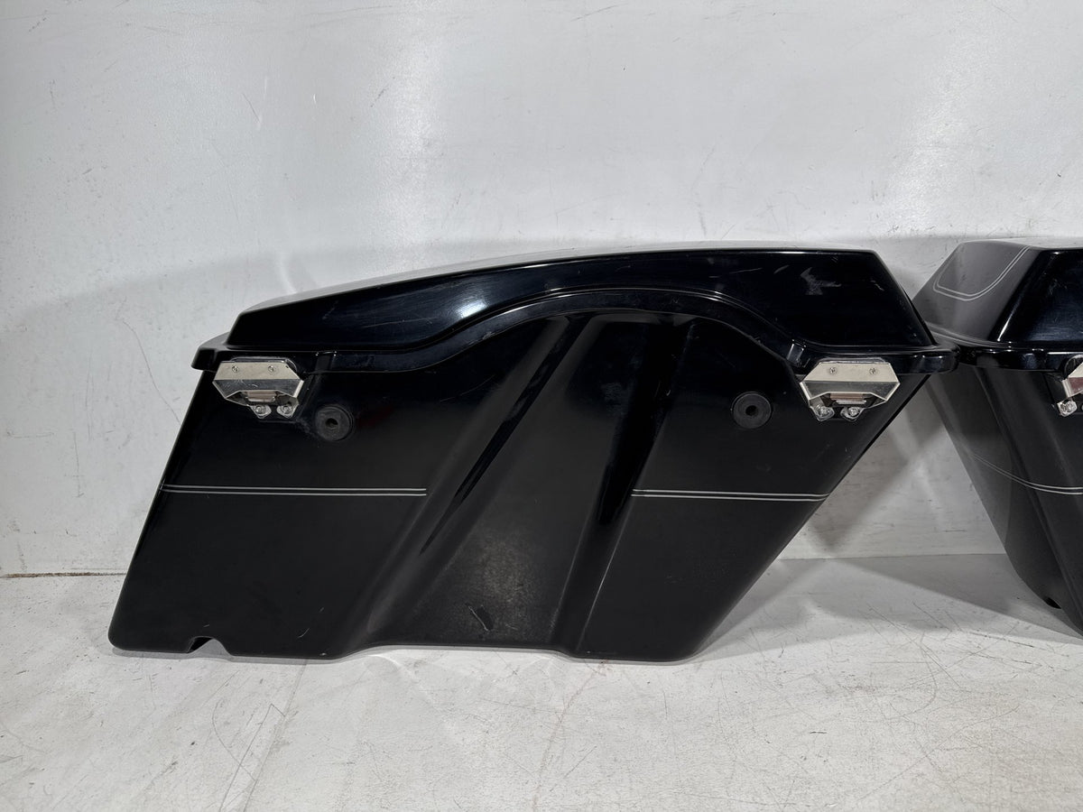 2009 Harley Electra Glide Touring Ultra OEM Left Right Saddlebags Luggage NOKey