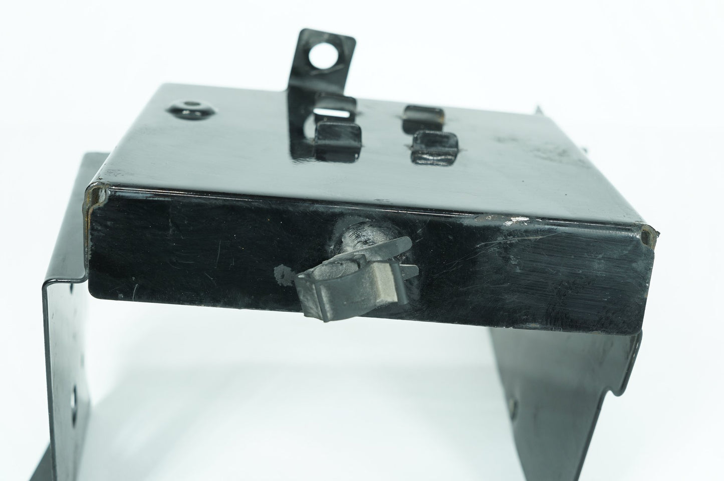 1999 - 2006 Harley-Davidson Touring Electra Glide Ultra Battery Tray Bracket Holder Carrier 	66281-02A