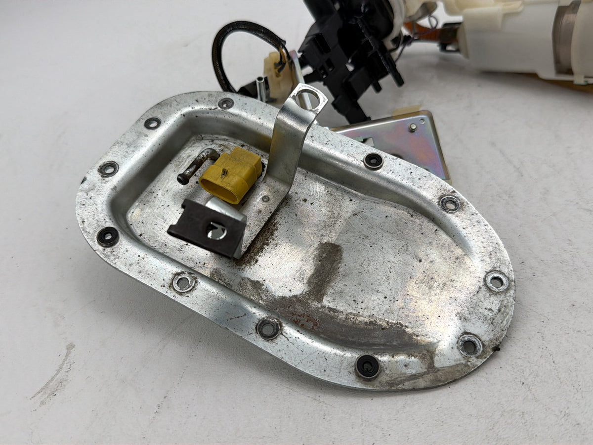 2007 Harley Dyna Street Bob FXDBI OEM Fuel Pump Gas Gasoline Petrol Sending