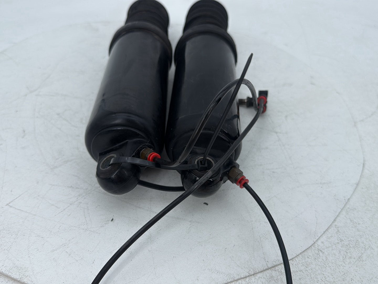1999 - 2006 Harley-Davidson Touring Electra Glide Rear Left Right Shock Absorbers 54565-97C