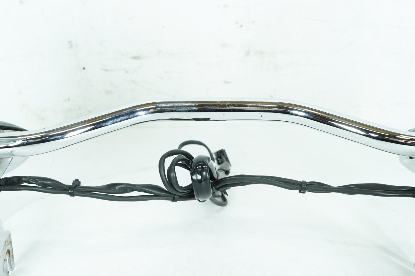 1999 - 2006 Harley-Davidson Touring Electra Glide Police Front Turn Signal Indicators Aux Light Bar 68712-94A