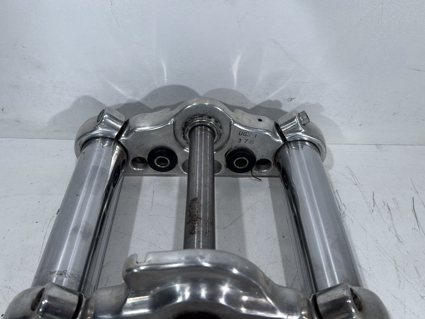 2015 Harley Dyna Low Rider FXDL OEM Front Triple Tree Set & LH RH Fork Legs Sliders