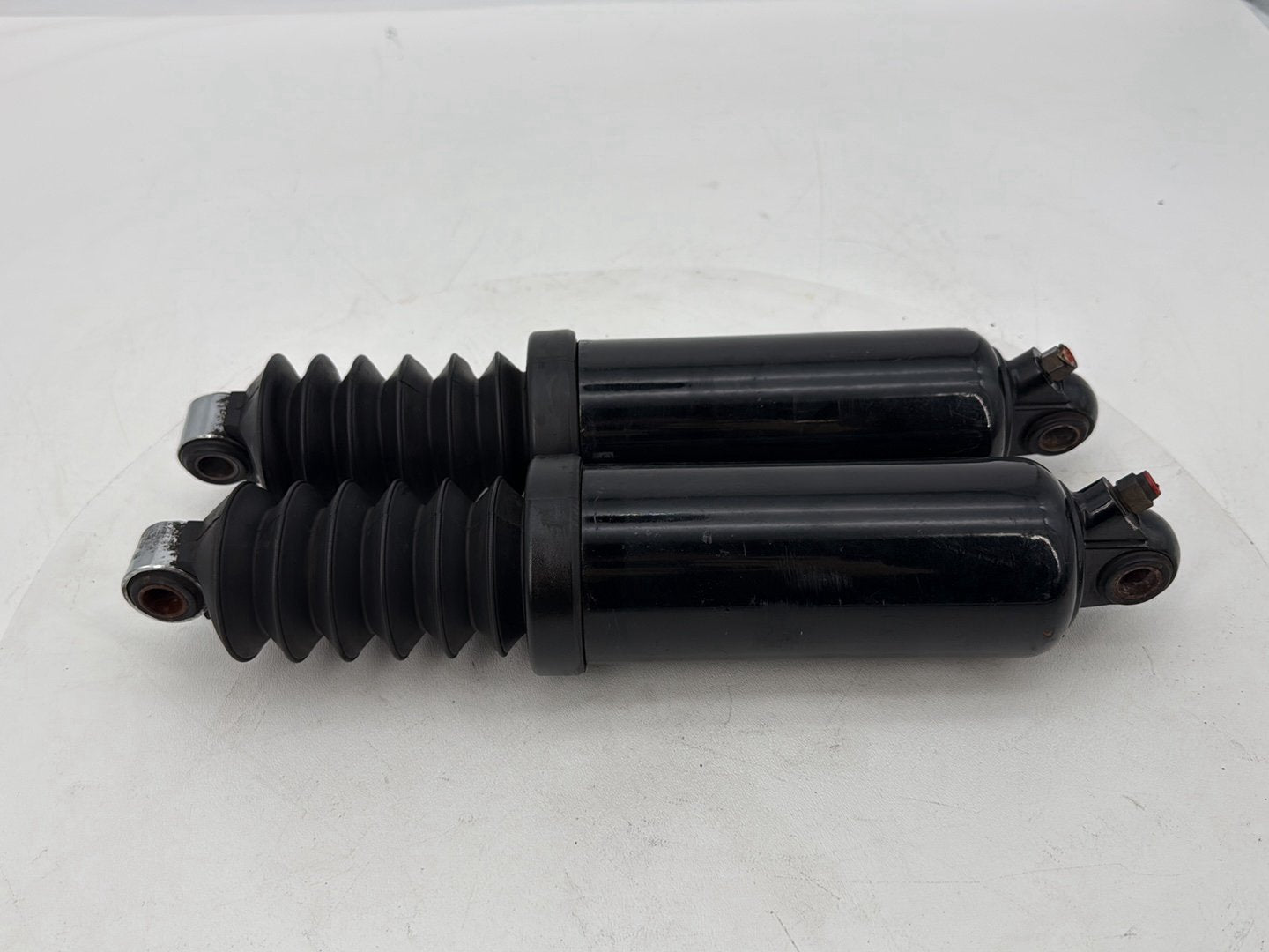 1999 - 2006 Harley-Davidson Touring Electra Glide Rear Left Right Shock Absorbers 54565-97C