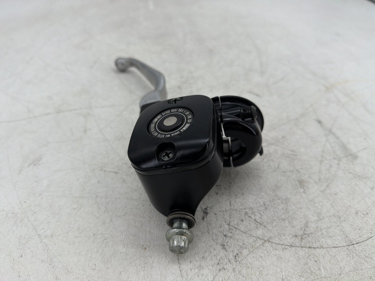 2000 Harley Sportster 1200 Custom XL1200C OEM Front Right Brake Lever Master Cylinder
