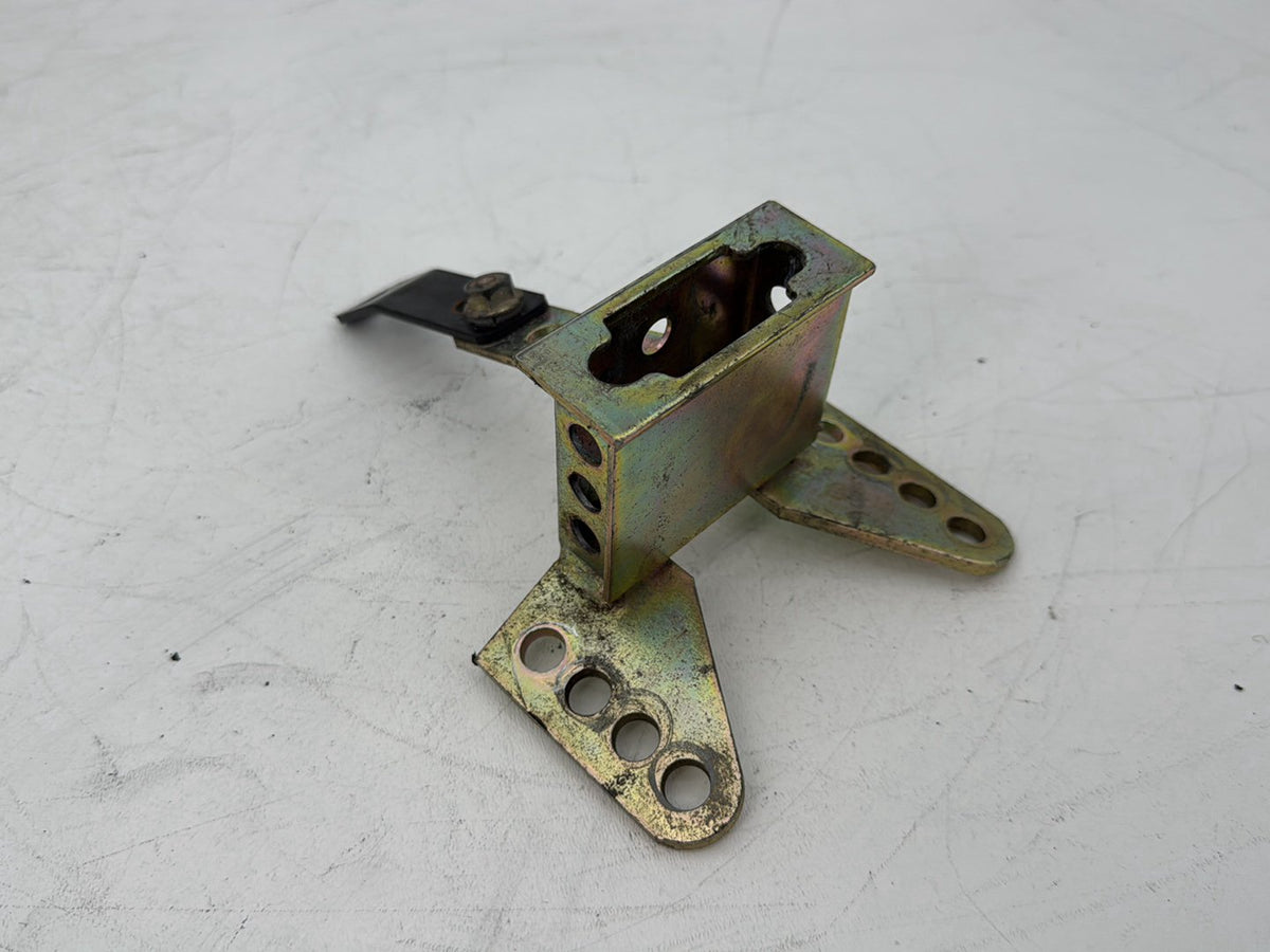 1999 - 2006 Harley-Davidson Touring Electra Glide Classic Front Driver Rider Backrest Bracket Mount 52589-09A