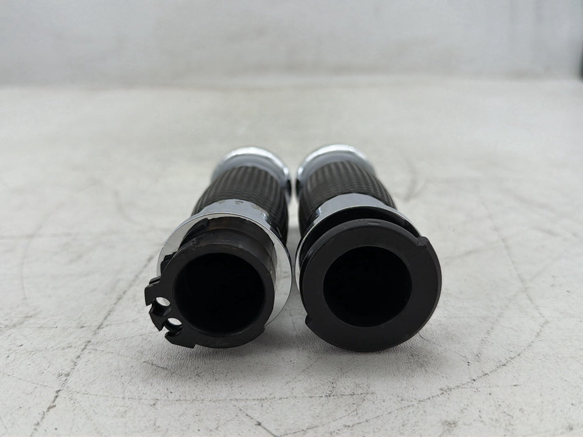 2005 Harley Softail Fat Boy FLSTF OEM Front Left Right Handgrip Hand Grips