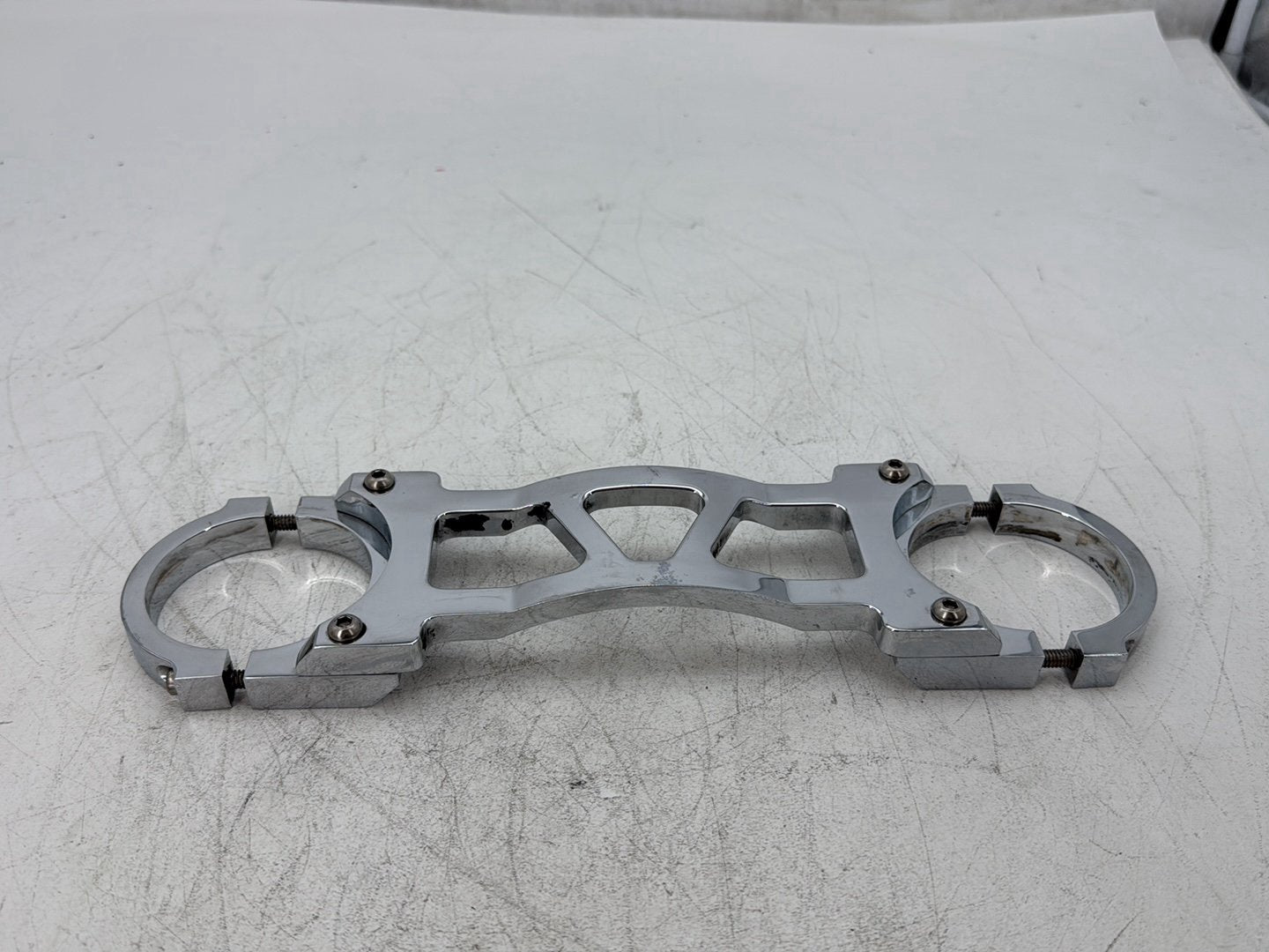 2000 Harley Dyna FXDWG Wide Glide OEM Front Fork Bracket Cover 45685-93