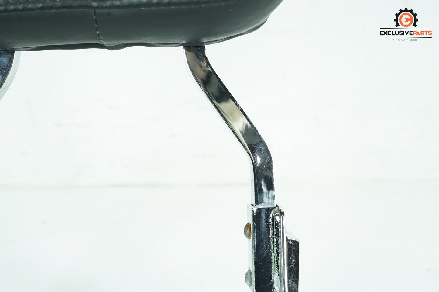 2000 - 2006 Harley-Davidson Softail Heritage Classic Rear Sissy Bar w/ Backrest Cushion Pad 52731-00