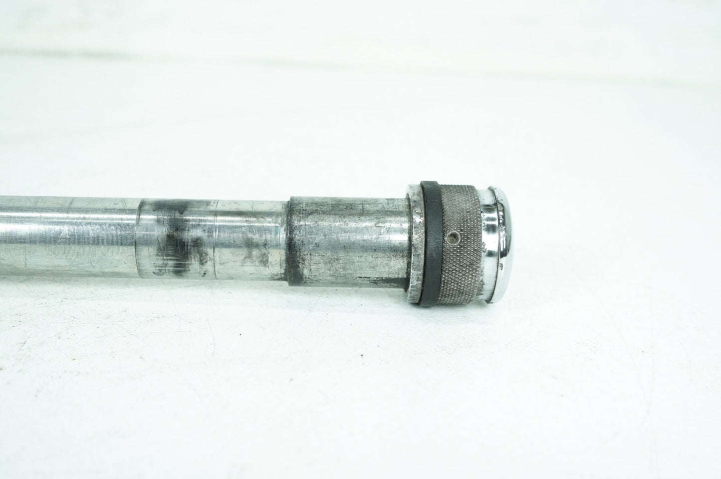 1999 - 2006 Harley-Davidson Touring Electra Glide Classic Front Wheel Axle Bolt Shaft 43364-00