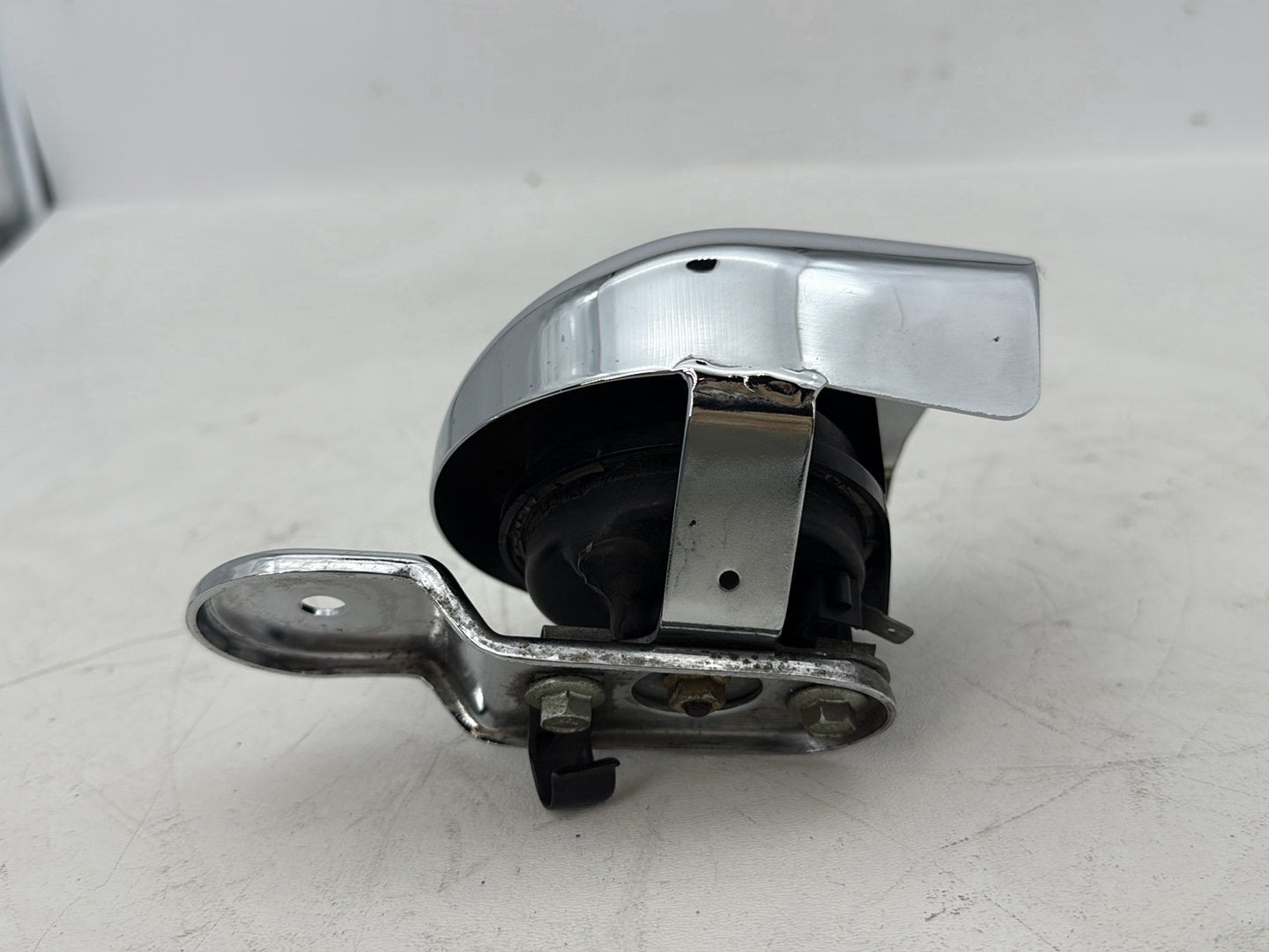 2007 - 2012 Harley-Davidson Touring Electra Glide Ultra Horn Signal Klaxon Chrome Cover