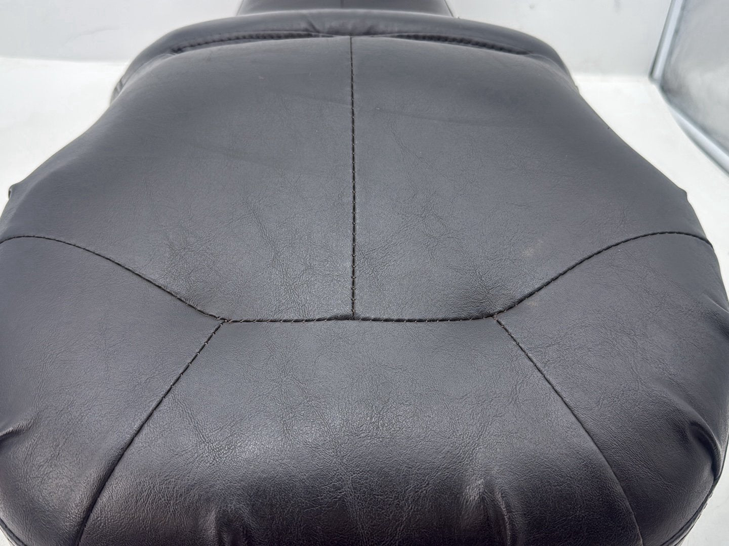 2007 Harley Touring FLHTCU Electra Glide Ultra OEM Passenger Rider Driver Seat Saddle