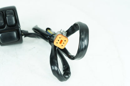 2004 - 2013 Harley-Davidson Sportster Custom Left Turn Signal Headlight Switches Controls 71682-06A