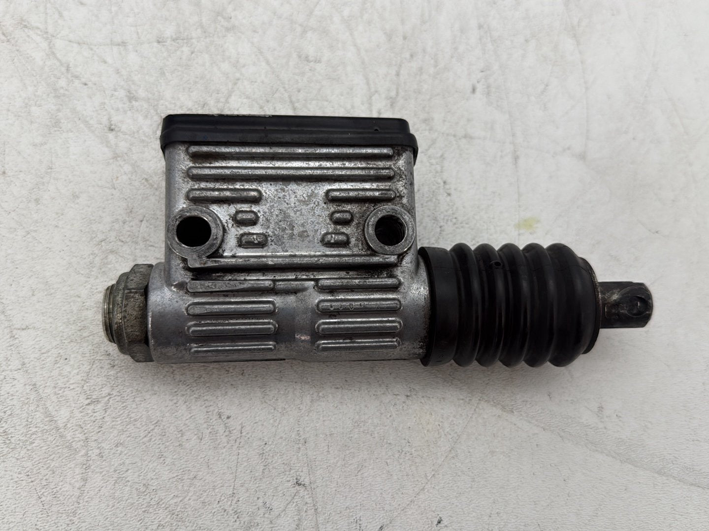 1997 Harley Softail Fat Boy FLSTF OEM Rear Brake Master Cylinder Reservoir