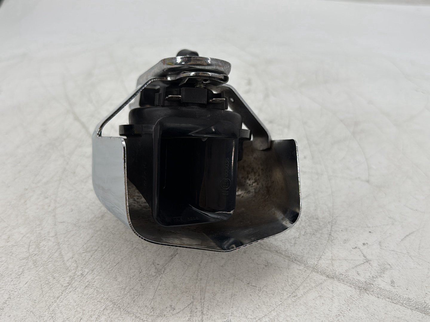 2010 Harley Street Glide Touring FLHX OEM Horn Signal Klaxon Chrome Cover
