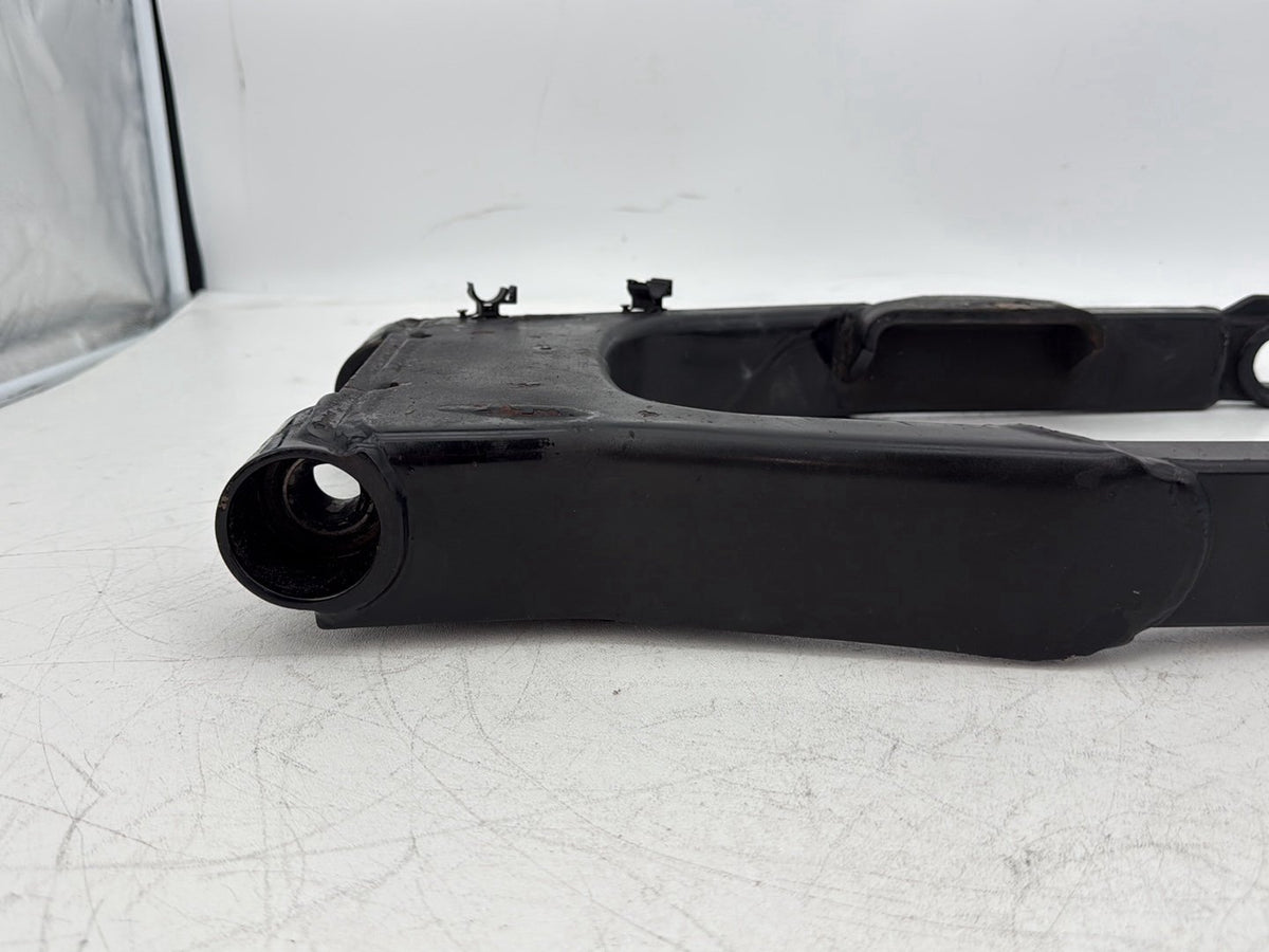 2006 Harley Touring FLHRI Road King OEM Rear Fork Swingarm Swing Arm
