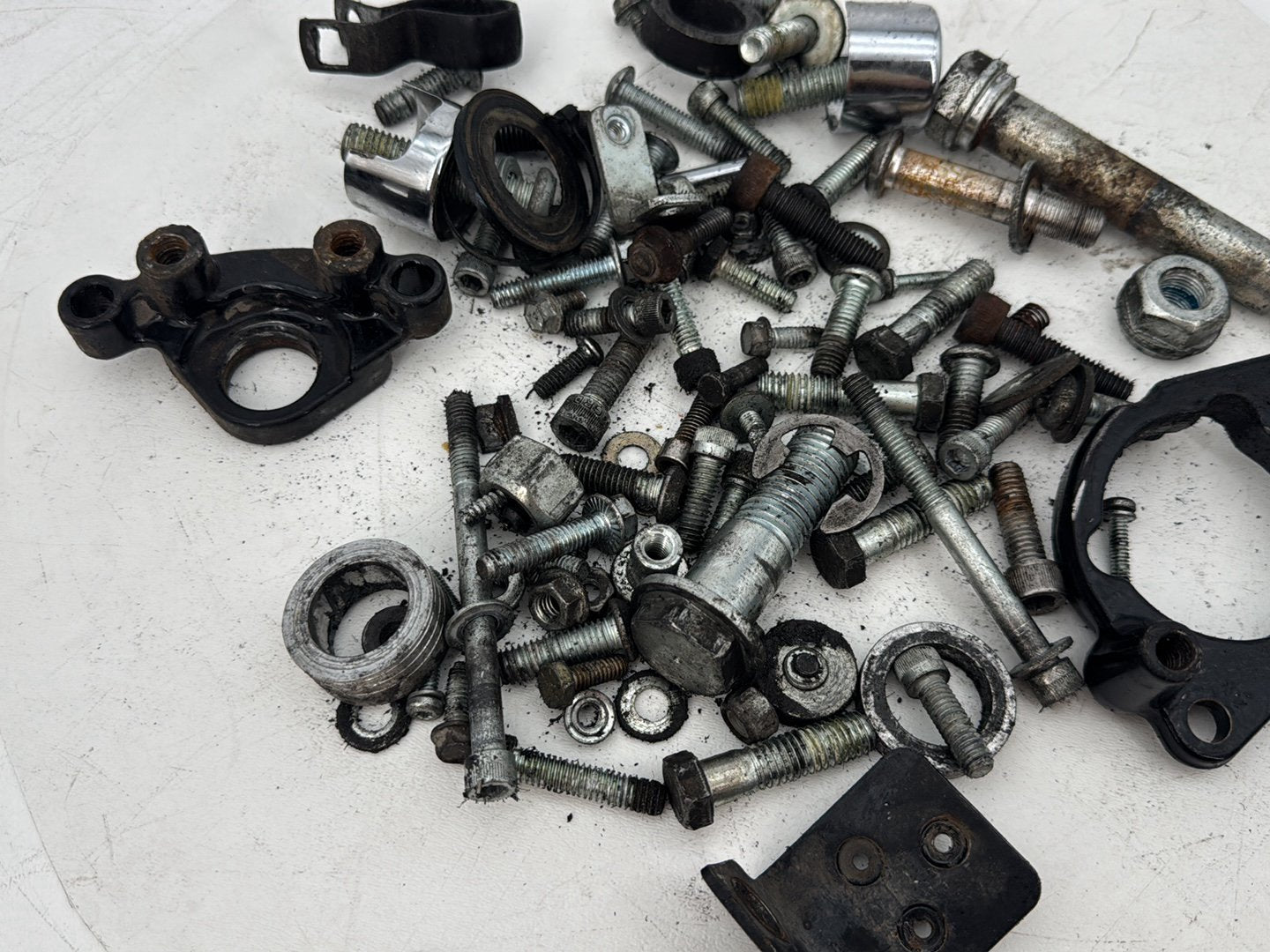 2009 Harley Sportster XL1200 L 1200 Low OEM Hardware Bolts Nuts & Brackets