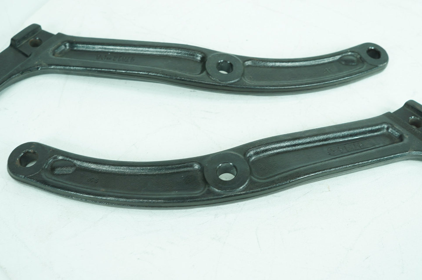 2000 - 2006 Harley-Davidson Softail Fat Boy Rear Left & Right Fender Support Bracket 47812-08