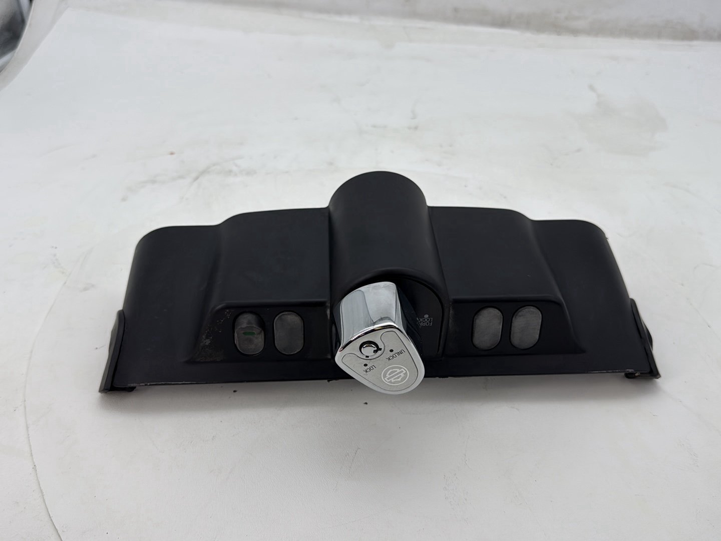 2007 Harley Street Glide Touring FLHX OEM Dash Ignition Cap Switch Lockset NO Key