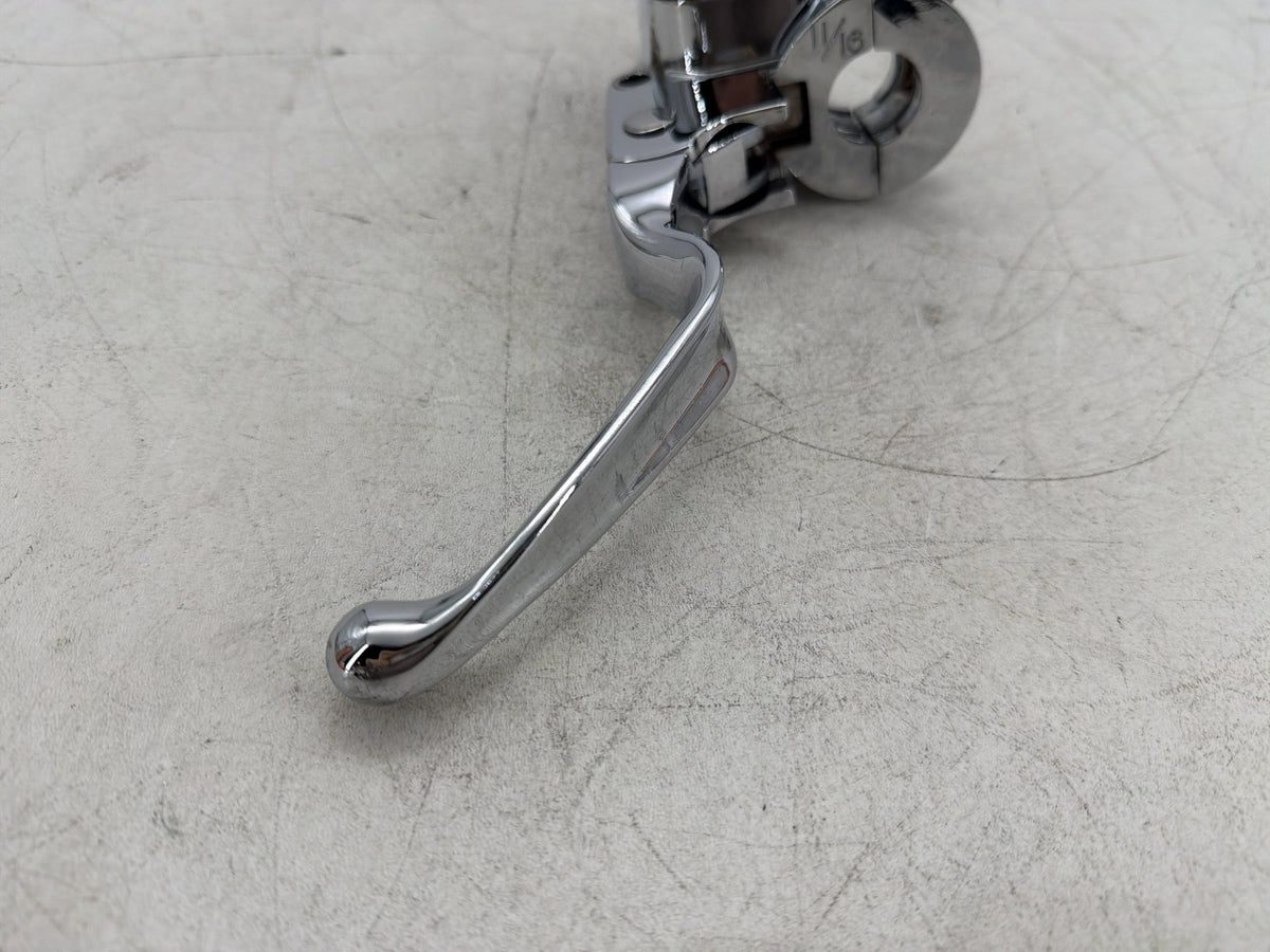 2004 Harley Electra Glide CVO Eagle Front Left Hand Clutch Lever Master Cylinder