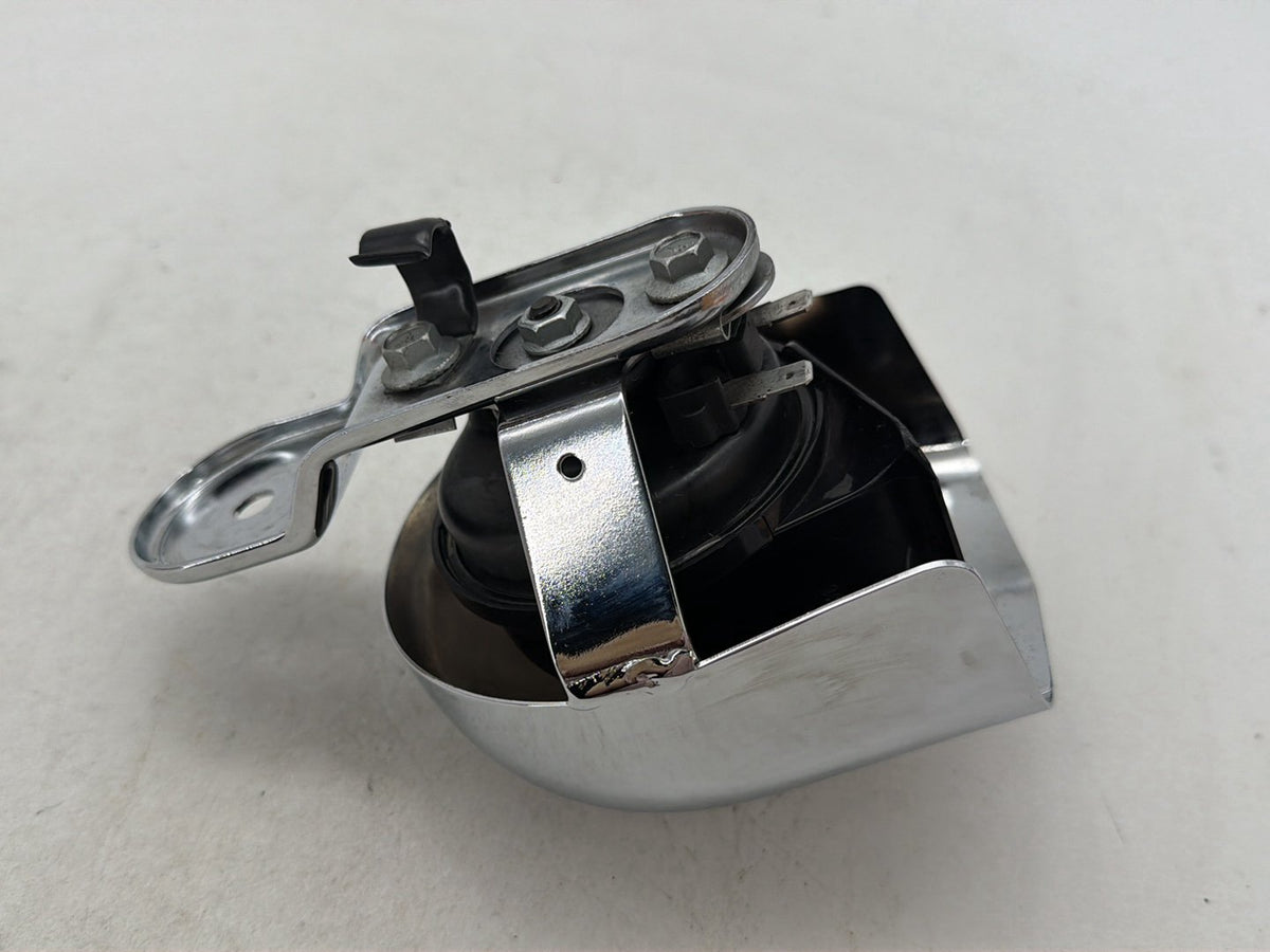 2010 Harley Street Glide Touring FLHX OEM Horn Signal Klaxon Chrome Cover