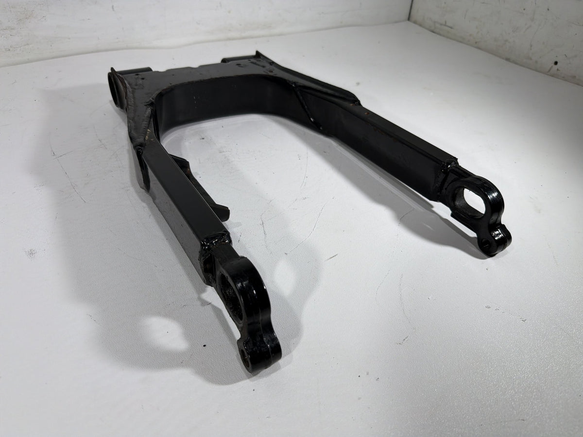 2004 Harley Electra Glide Touring Ultra OEM Rear Fork Swingarm Swing Arm