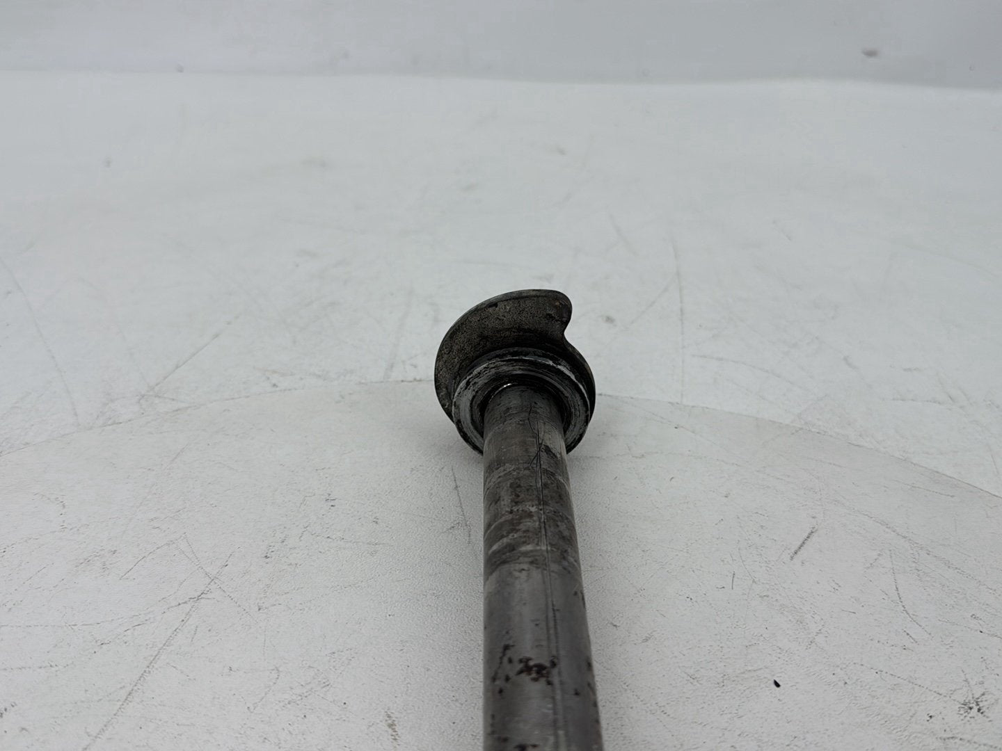 2008 - 2016 Harley-Davidson Touring Electra Glide Ultra Rear Wheel Axle Bolt Shaft 41056-09