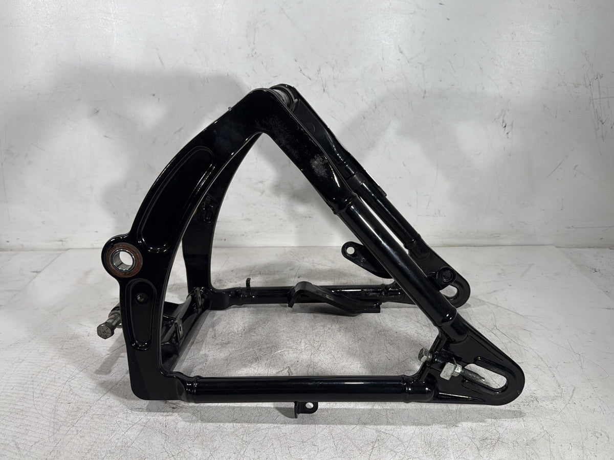 2003 Harley Softail Deuce FXSTD OEM Rear Fork Swingarm Swing Arm
