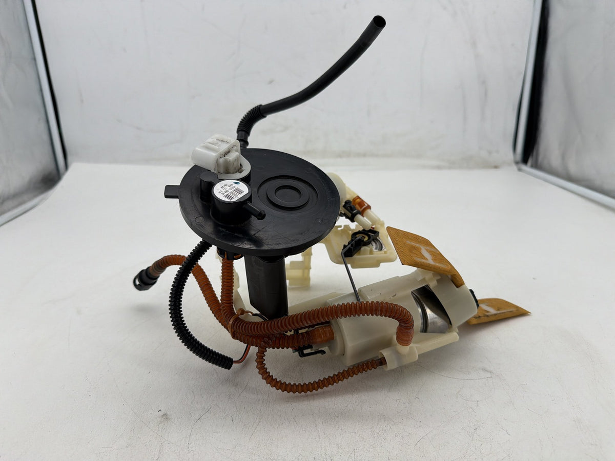 2011 Harley Road King Touring FLHR OEM Fuel Pump Gas Gasoline Petrol Sending