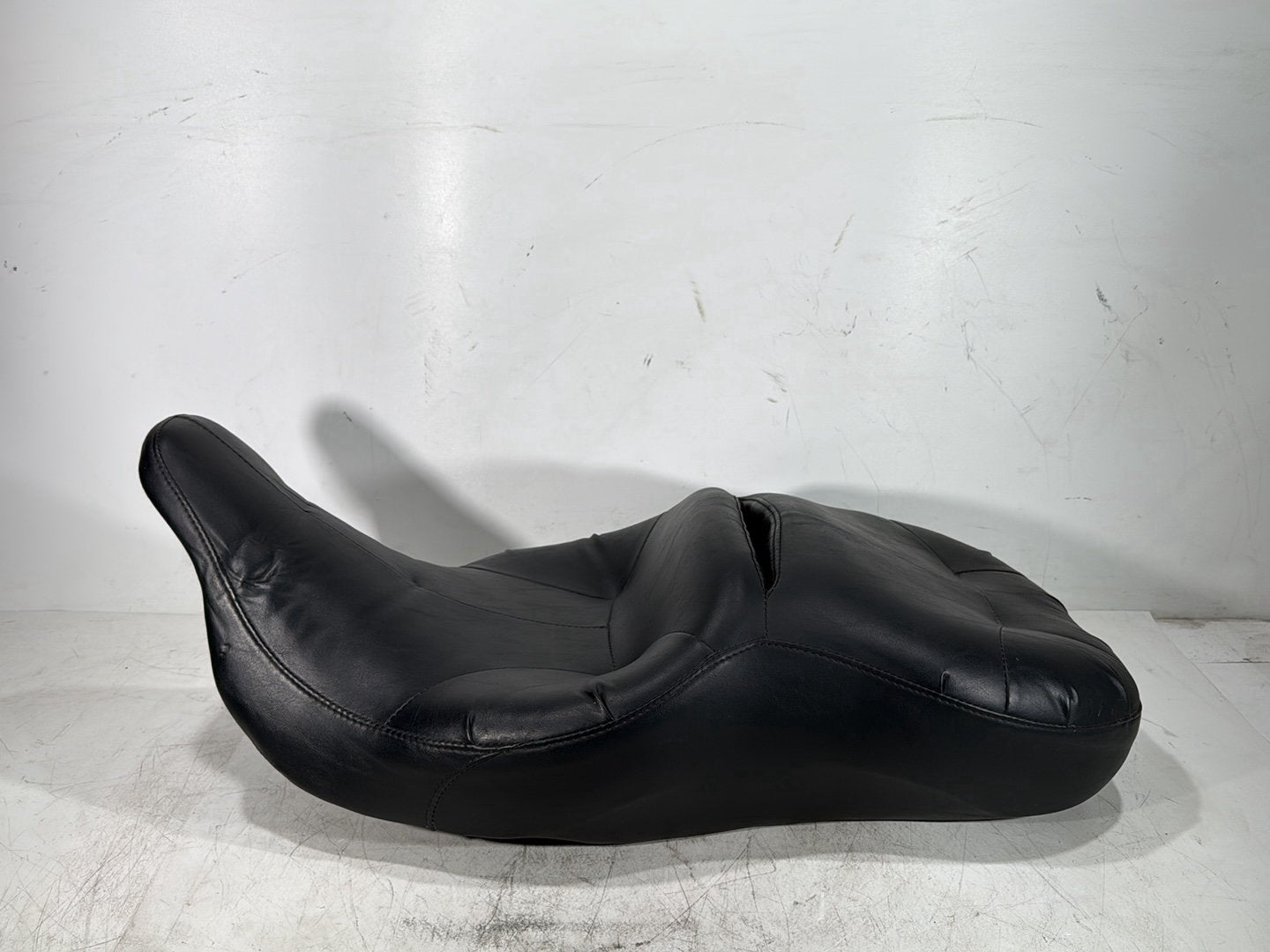 2007 Harley Touring FLHTC Electra Glide Classic OEM Passenger Rider Driver Seat Saddle