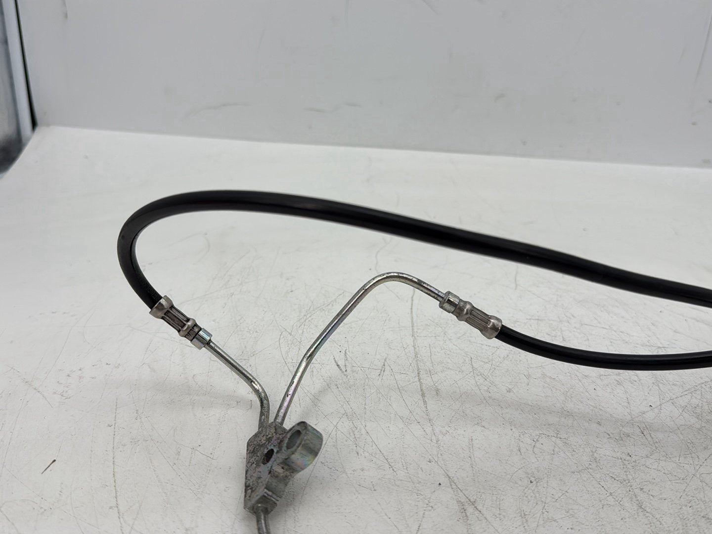 2007 Harley Touring FLHTCU Electra Glide Ultra OEM Front Brake Hose Line Pipe