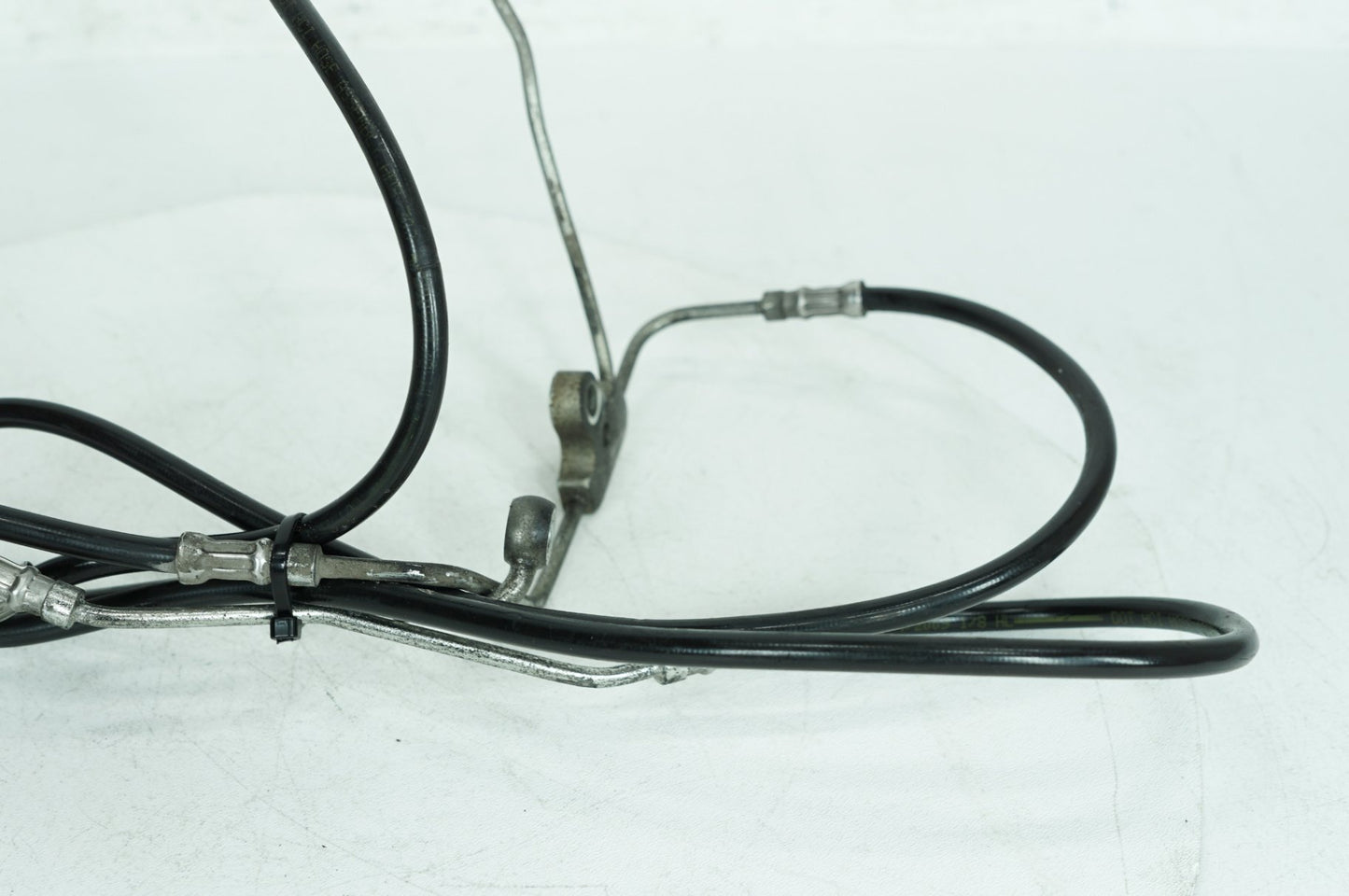 2007 - 2012 Harley-Davidson Touring Electra Glide Ultra Front Brake Hose Line Pipe ABS  	40612-09