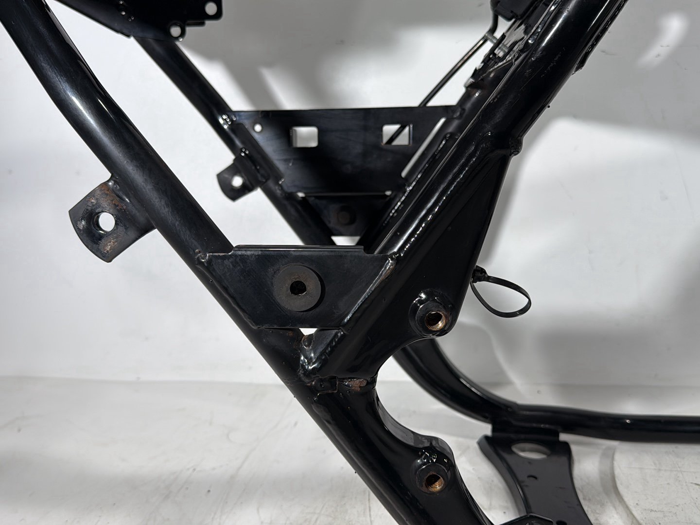 1999 - 2006 Harley-Davidson Touring Electra Glide Body Main Frame Chassis SLVG 47900-02A