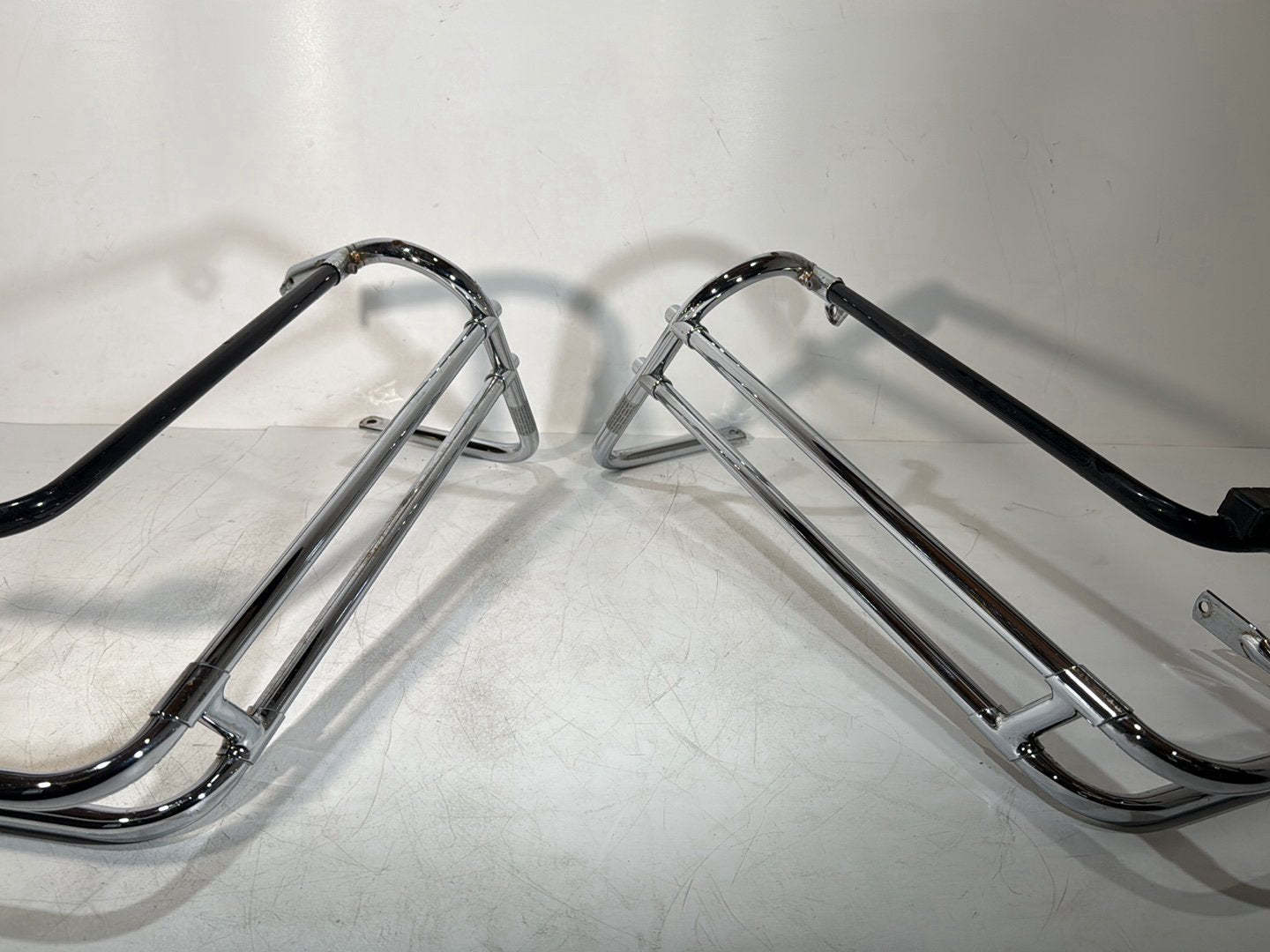 1984 - 1998 Harley-Davidson Touring Electra Glide Classic Rear Left Right Saddlebag Guard Rails Bar  	49193-93
