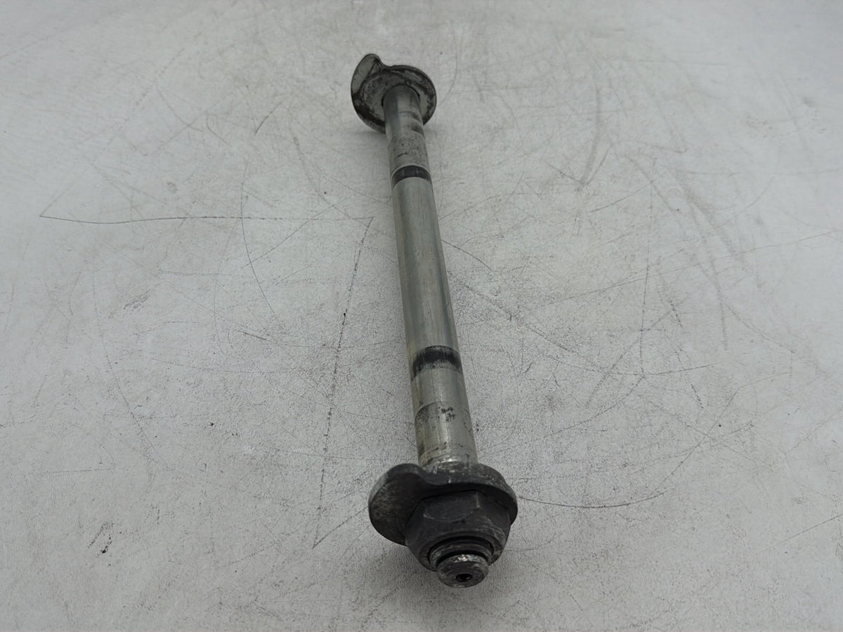2013 Harley Electra Glide Touring CVO Screamin Eagle Rear Wheel Axle Bolt Shaft