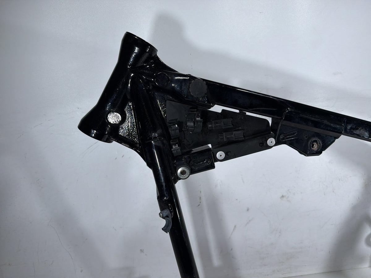 2006 Harley Softail Deuce FXSTDI OEM Body Main Frame Chassis SLVG 48887-00A