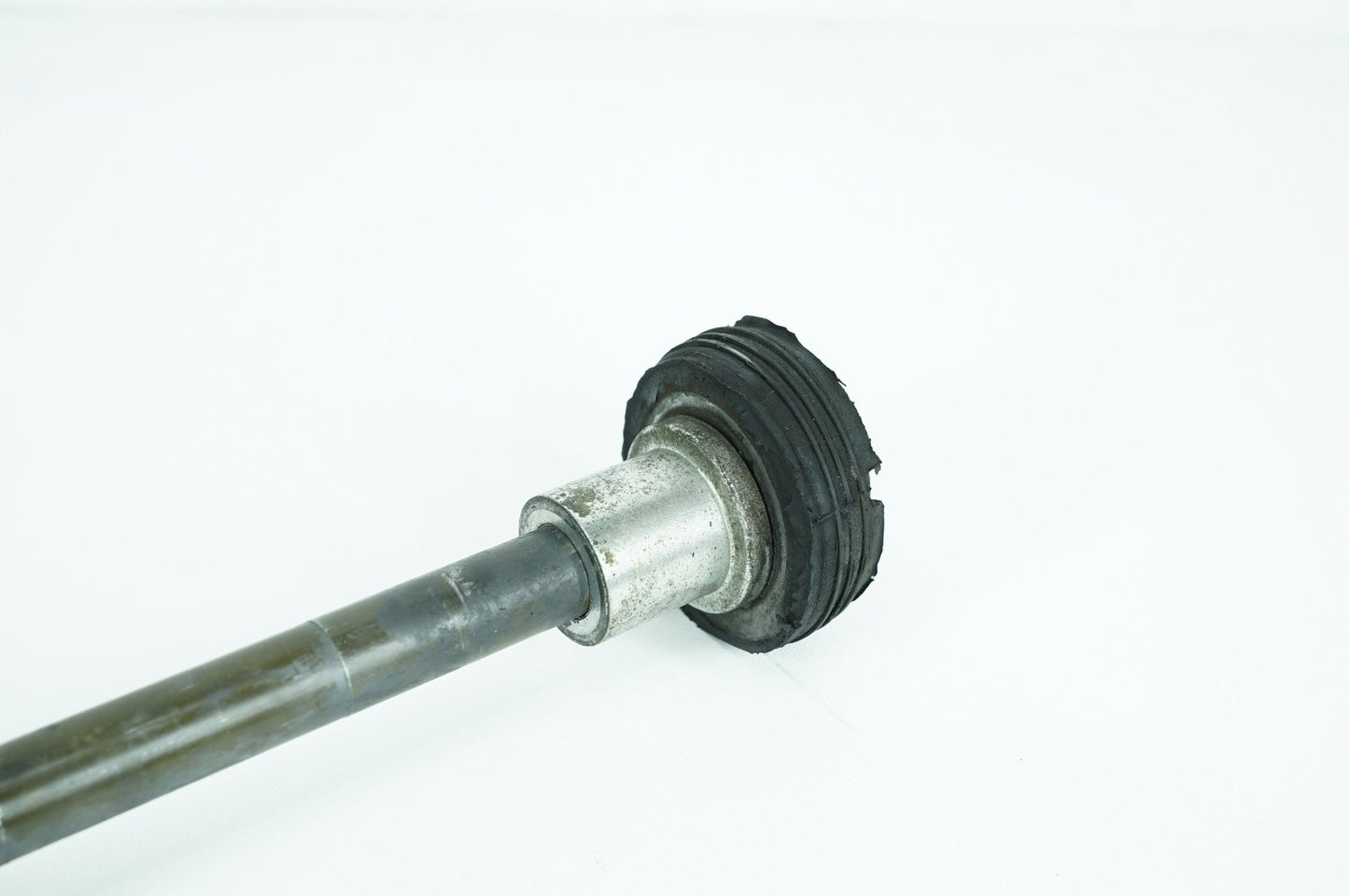 2000 - 2006 Harley-Davidson Touring Electra Ultra Rear Fork Swingarm Pivot Bolt Shaft 47505-02