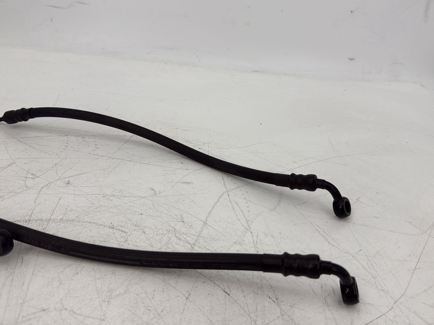 2004 Harley Touring FLHT Electra Glide OEM Front Brake Hose Line Pipe