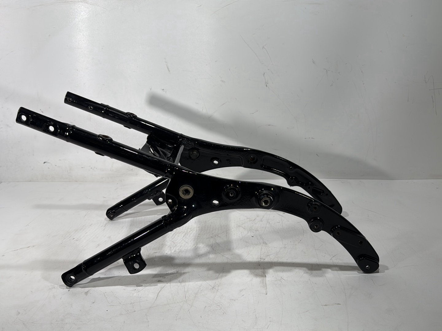 2010 Harley Street Glide Touring FLHX OEM Rear Back Sub Frame Rail Bar 48079-09BHP