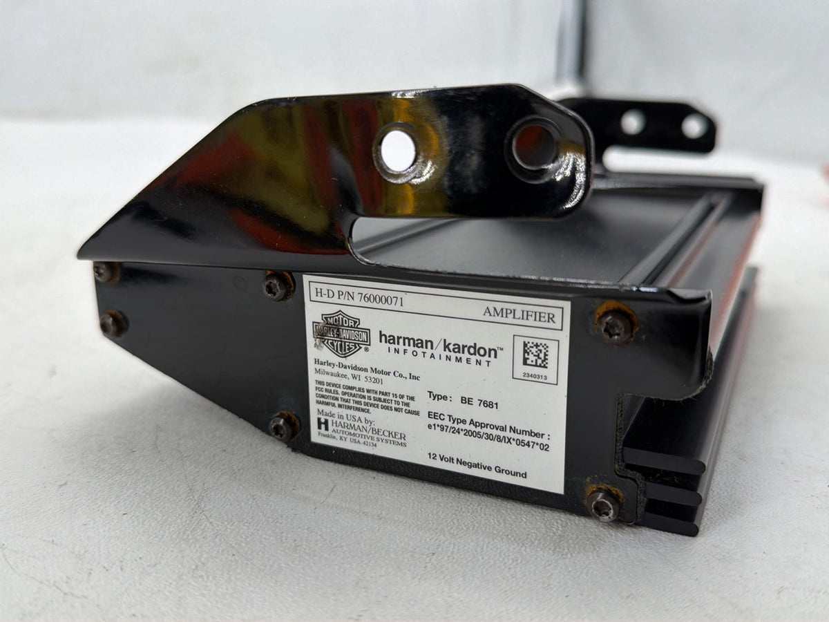 2013 Harley Street Glide Touring Radio Stereo Audio Sound Amplifier Amp 76000071