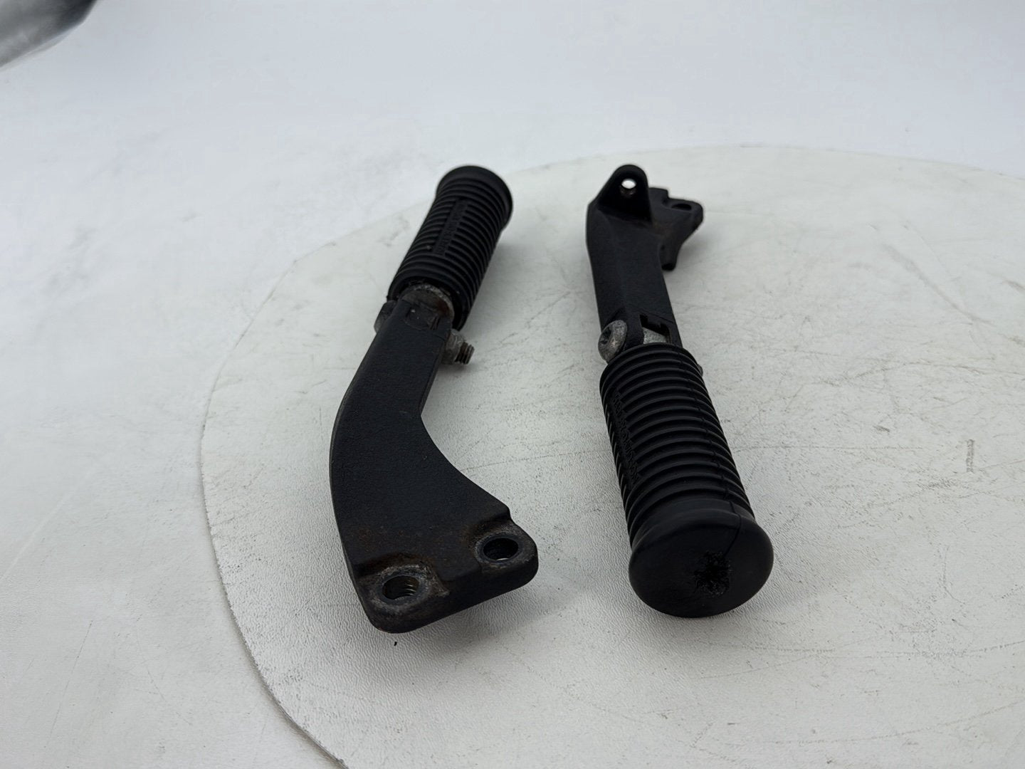 2012 Harley Dyna Fat Bob FXDF 103 OEM Passenger Left & Right Foot Pegs