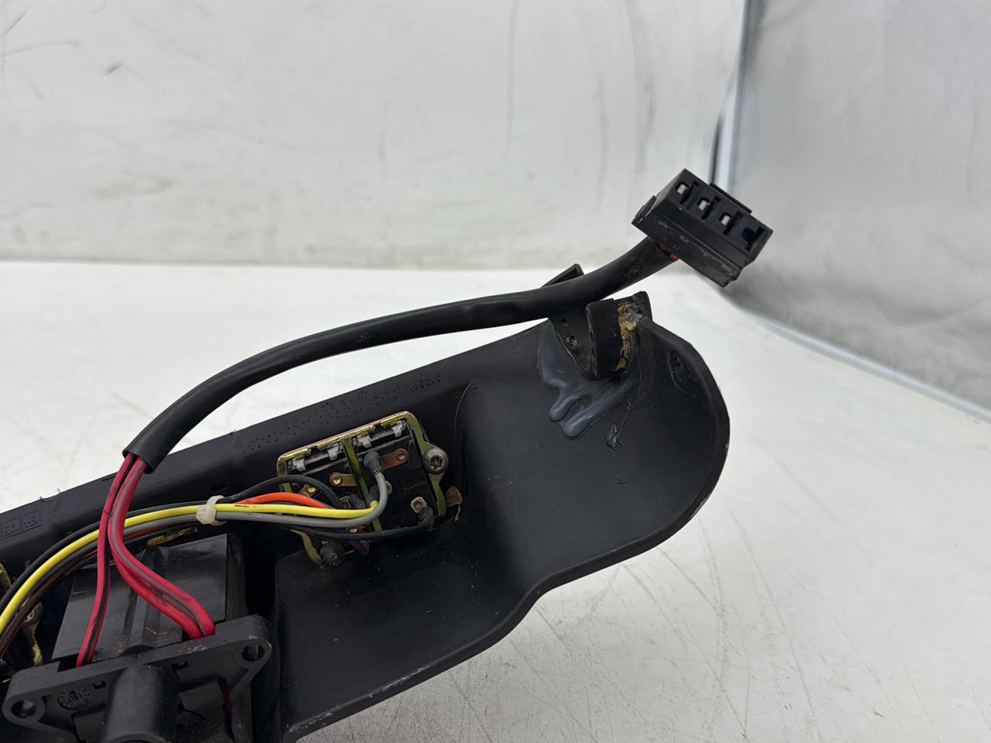 2005 Harley Electra Glide Touring Ultra FLHTCUI OEM Fuel Gas Tank Dash Console NOKey