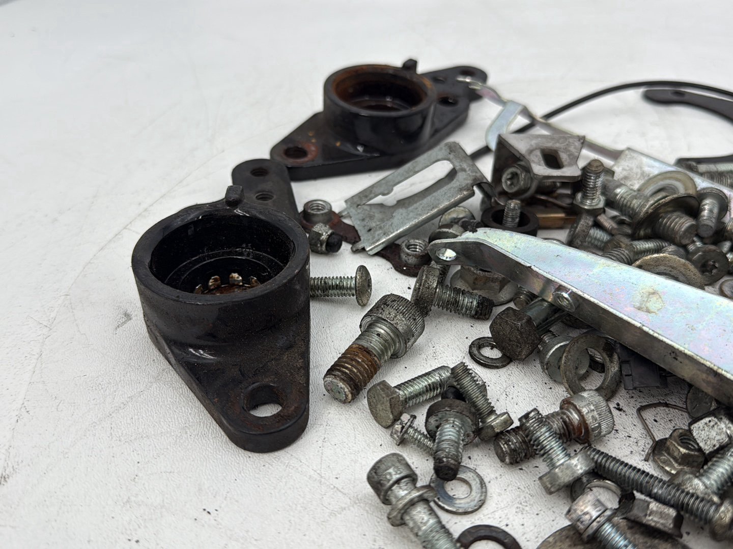 1999 - 2006 Harley-Davidson Touring Electra Glide Ultra Hardware Bolts Nuts & Brackets 50588-03 , 50589-03