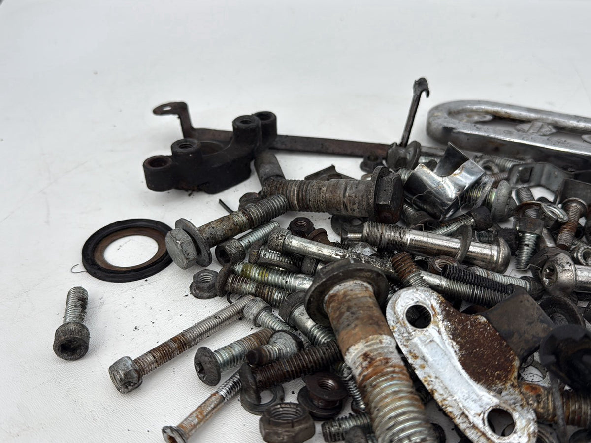 2006 Harley-Davidson Sportster XL883 C - Hardware Bolts Nuts & Brackets