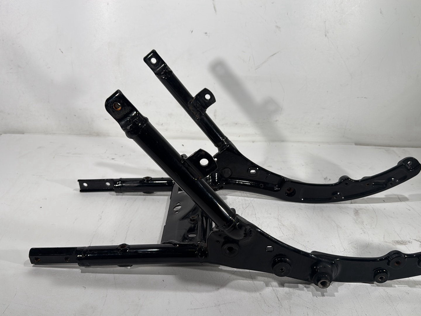 2018 Harley Electra Glide Touring Ultra Rear Back Sub Frame Rail Bar 48079-09BHP