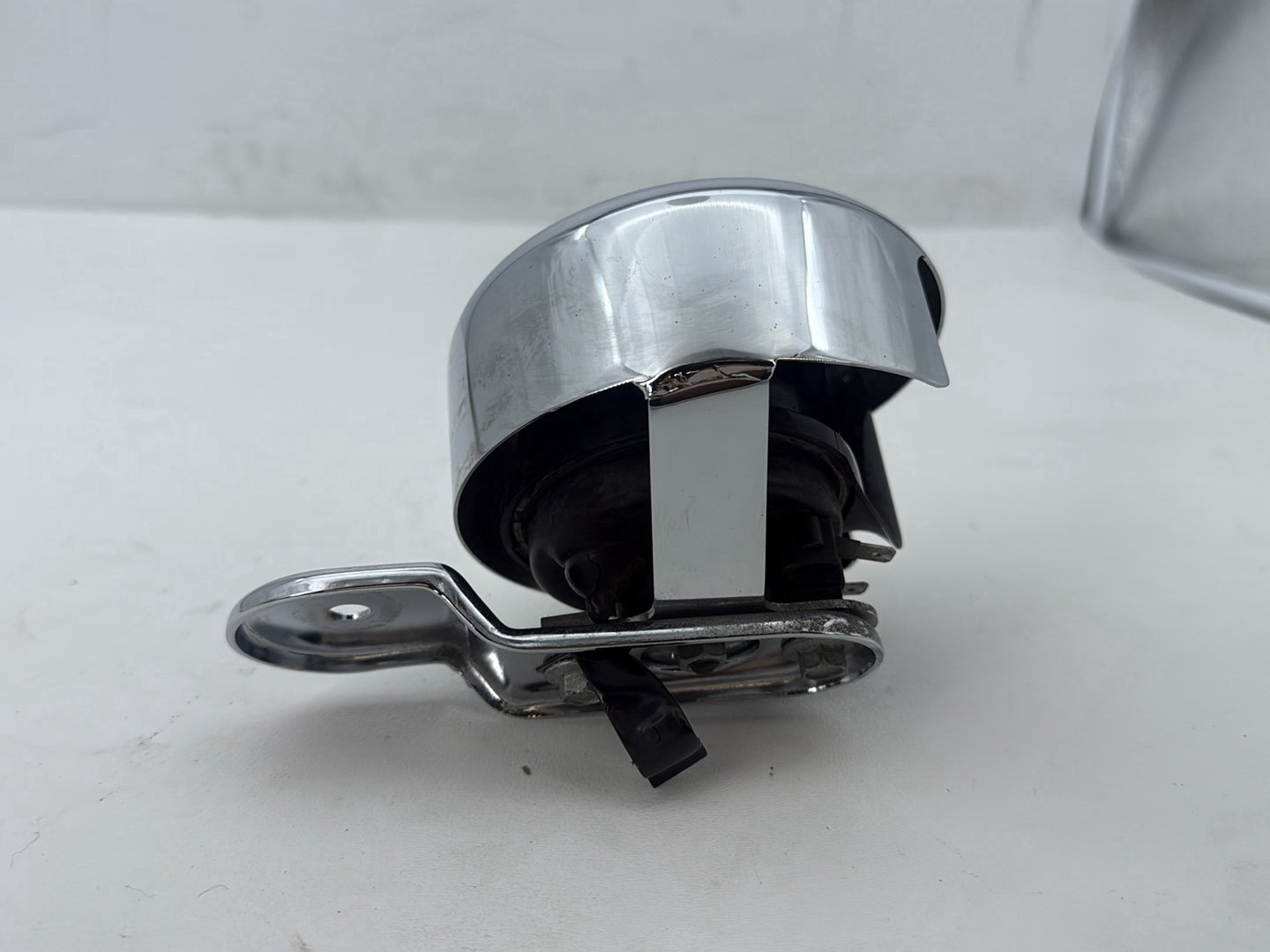 2011 Harley Road King Touring FLHRC Classic OEM Horn Signal Klaxon Chrome Cover