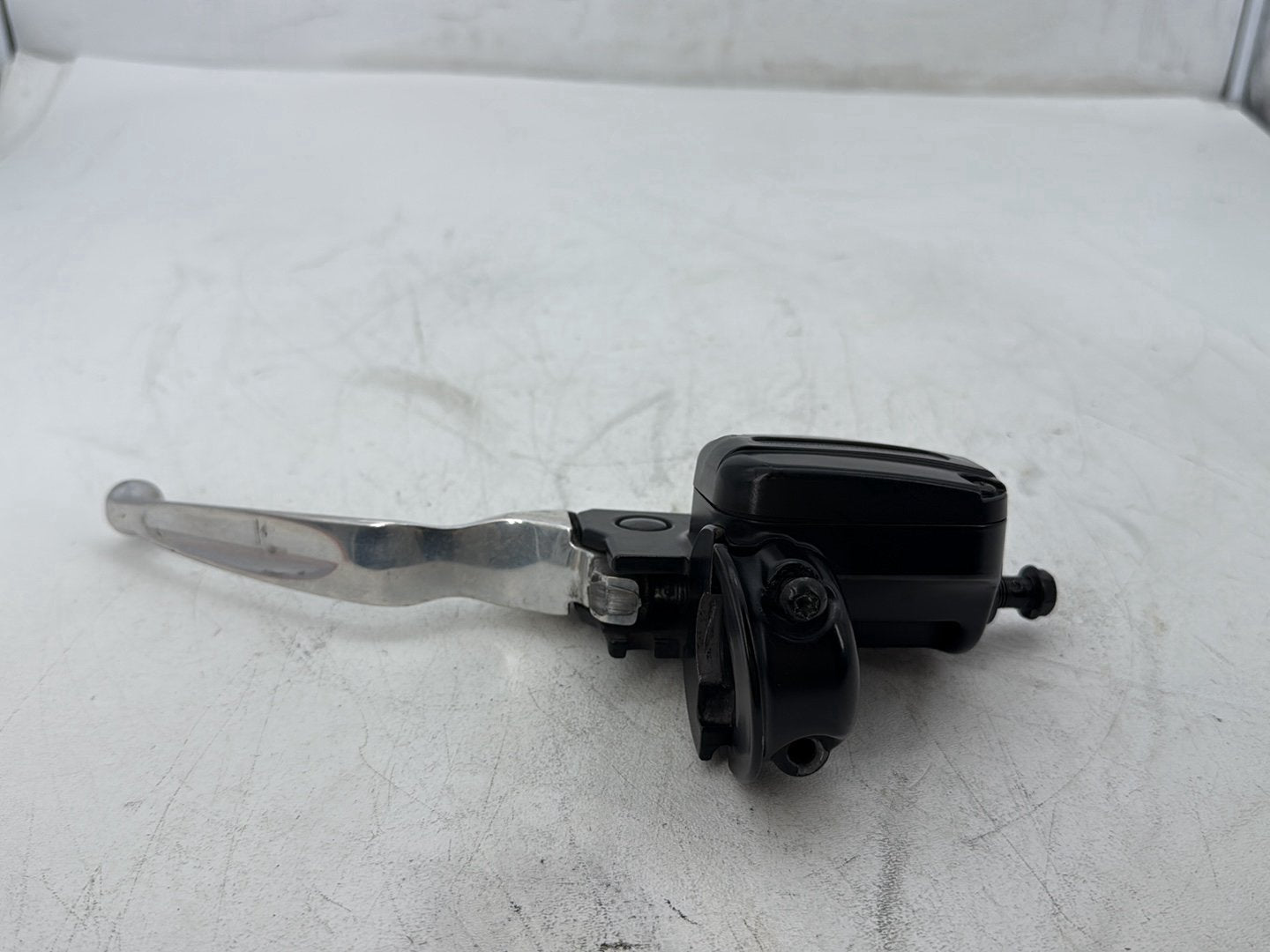 2017 Harley Road Glide Touring FLTRXS OEM Front Left Hand Clutch Lever Master Cylinder