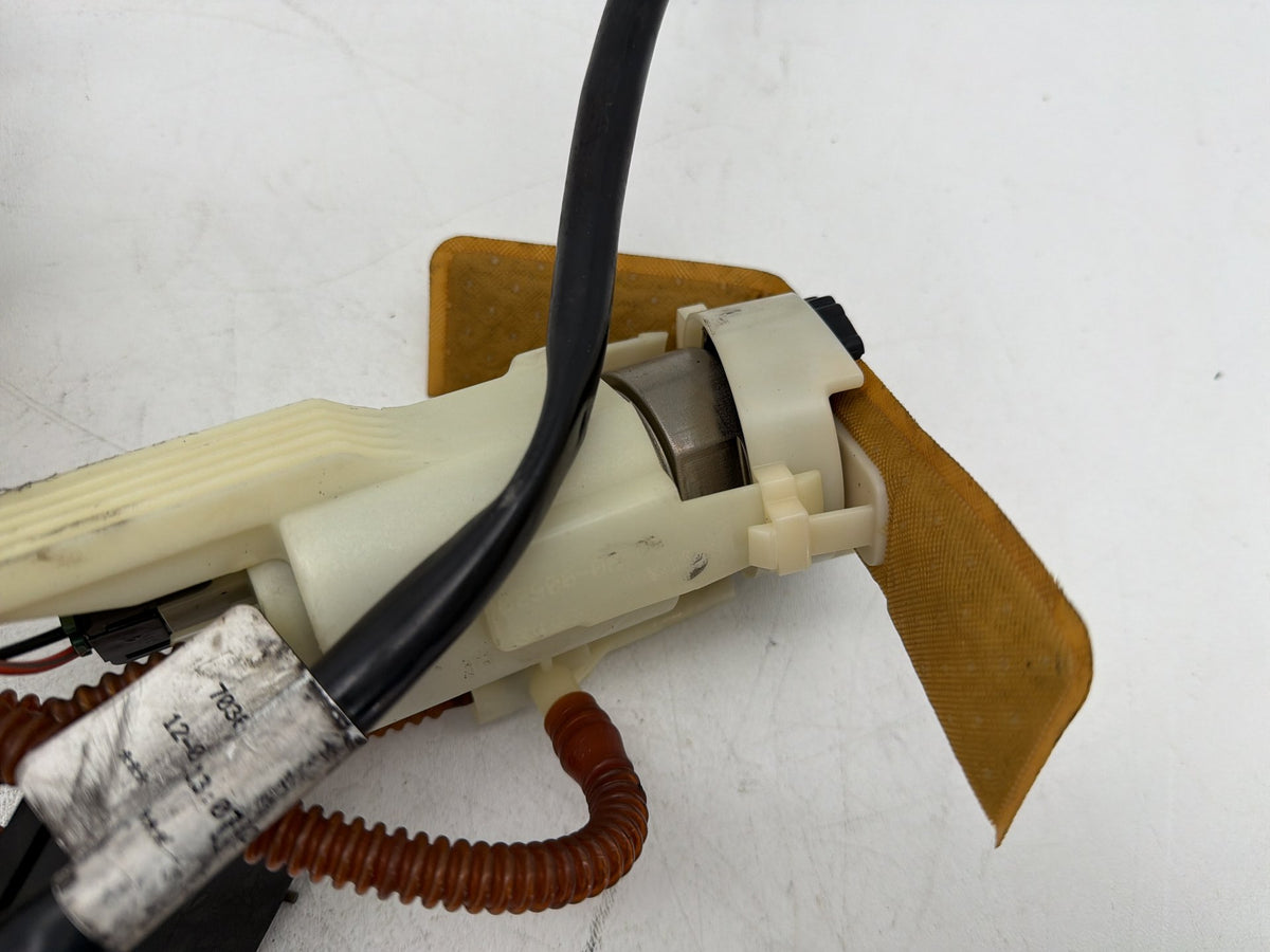 2010 Harley Street Glide Touring FLHX OEM Fuel Pump Gas Gasoline Petrol Sending