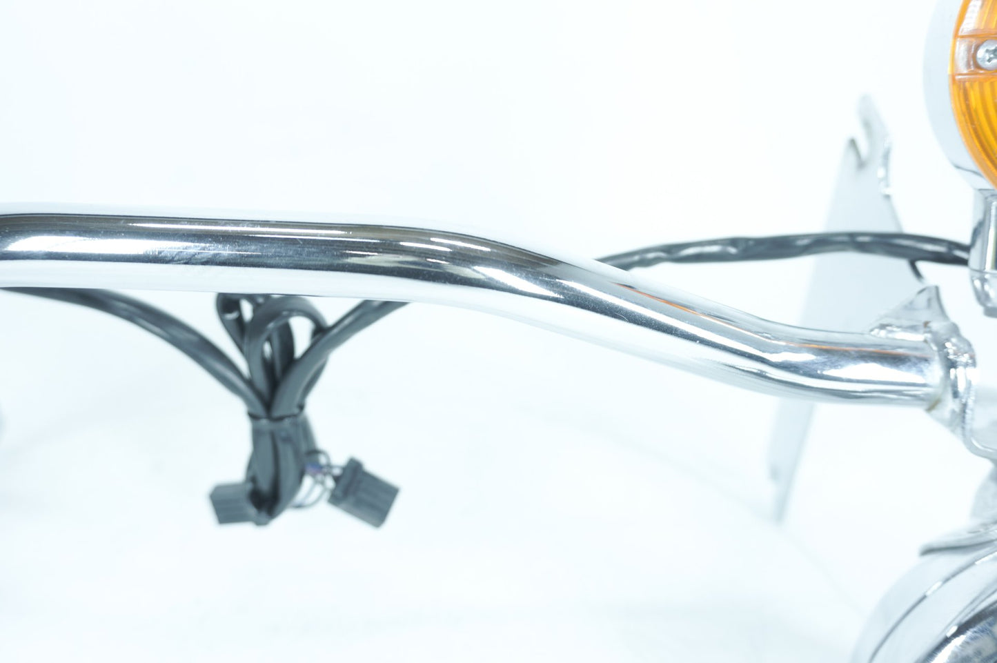 2007 - 2012 Harley-Davidson Touring Electra Glide Classic Front Turn Signal Indicators Aux Light Bar  	68712-94A